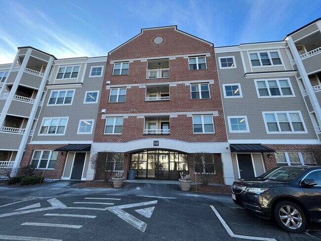 Building Photo - 320 Rindge Ave Unit 204