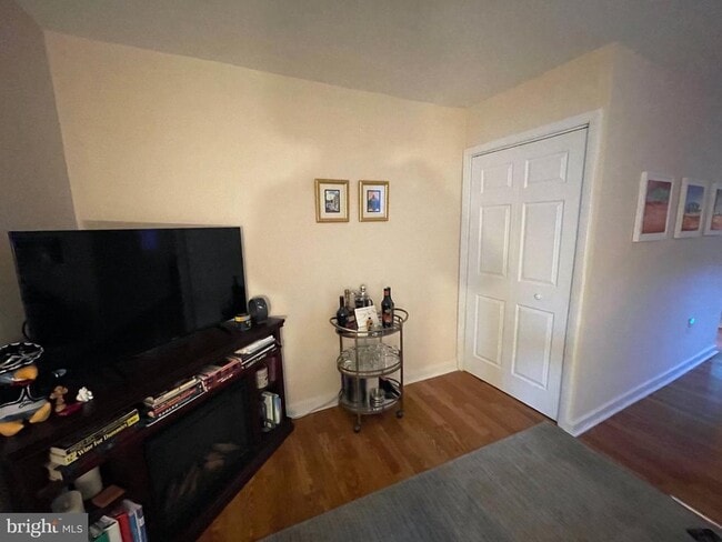 Photo - 1155 S 10th St