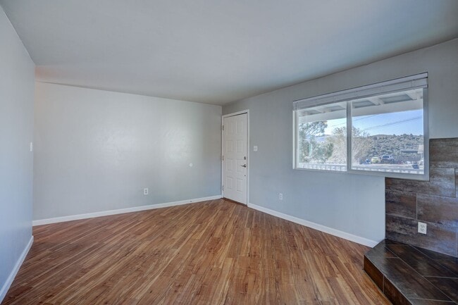 Photo - 2 Bedroom, 1 Bath Home For Rent in Diamond Valley!