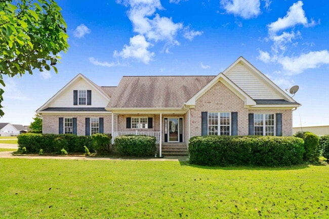 Building Photo - *DETACHED GARAGE/WORKSHOP!* Gorgeous home on HUGE acre lot in Princeton