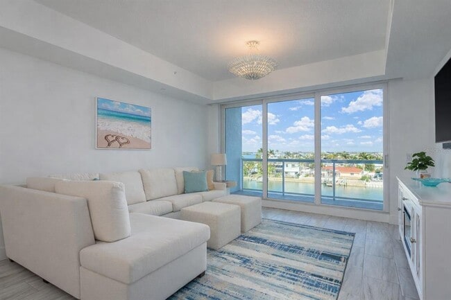 Photo - 415 Island Way Unit 402