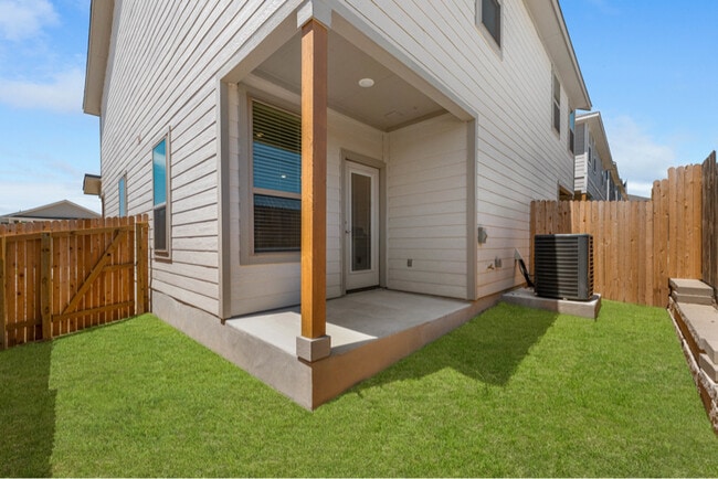 Photo - 7536 Briarwood Pass Unidad 102