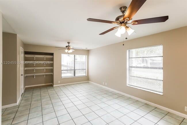 1430 W Sandpiper Cir