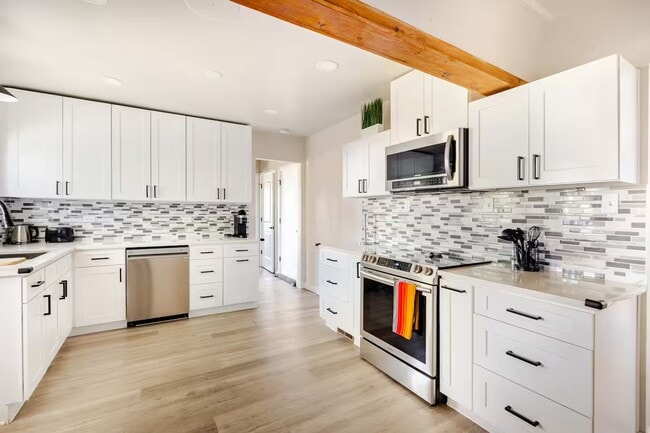 Photo - 1134 N Foote Ave