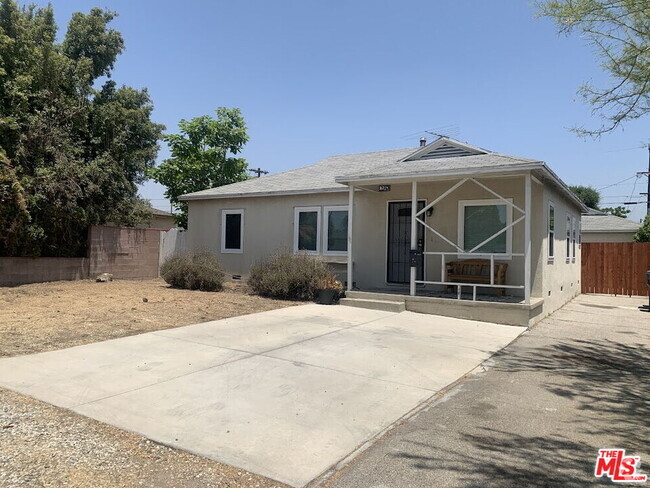 Building Photo - 8214 Laurelgrove Ave Rental