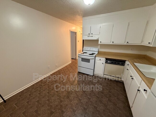 Photo - 22173 Ewell St