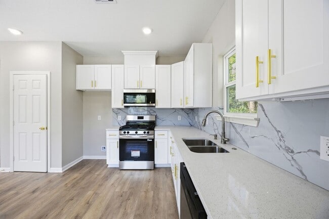 Photo - 1915 Ross Ave