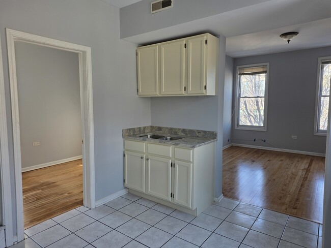 Photo - 1025 W Cullerton St Unit 3F