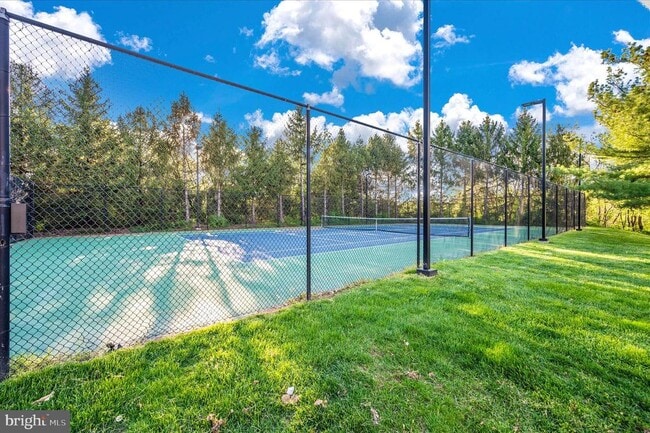 Photo - 10001 Vanderbilt Cir Unit 4