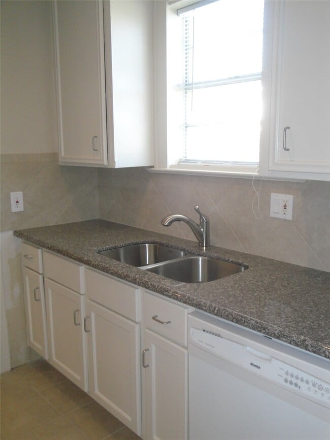 Photo - 2121 Market St