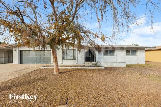 Building Photo - 4628 W Vogel Ave