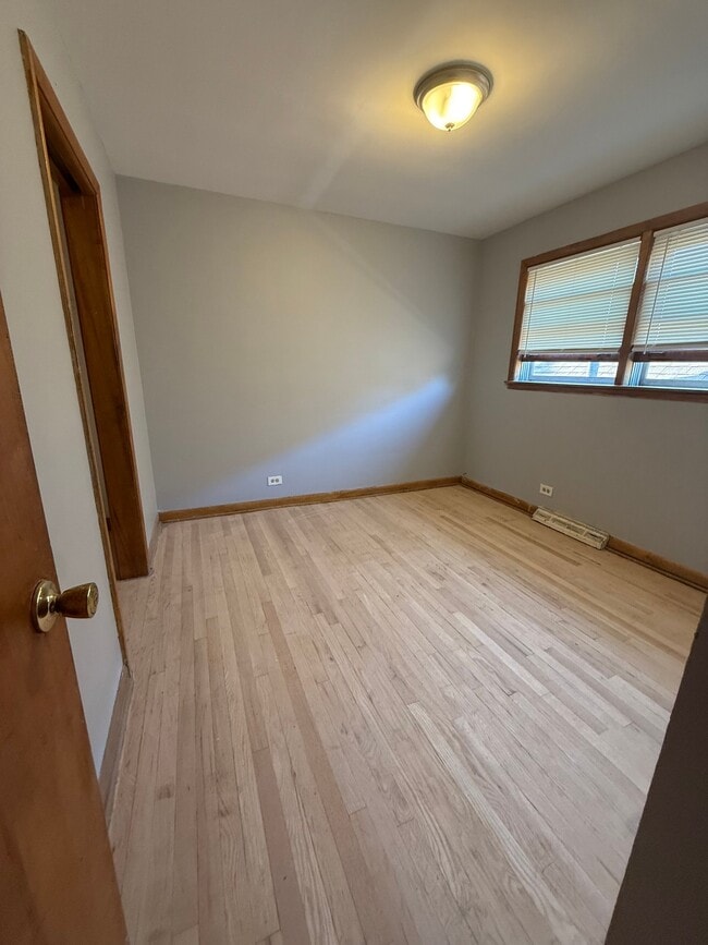 Photo - 8113 S Exchange Ave Unit Apt 2
