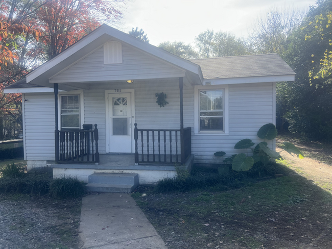 Charming 2 Bed 1 Bath Home - Charming 2 Bed 1 Bath Home