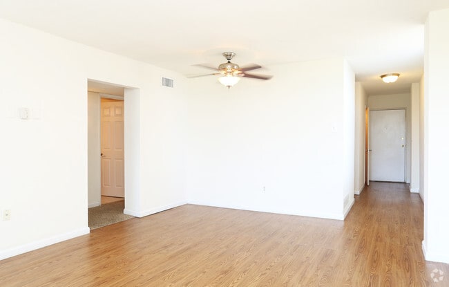 Royal Mace Apartments