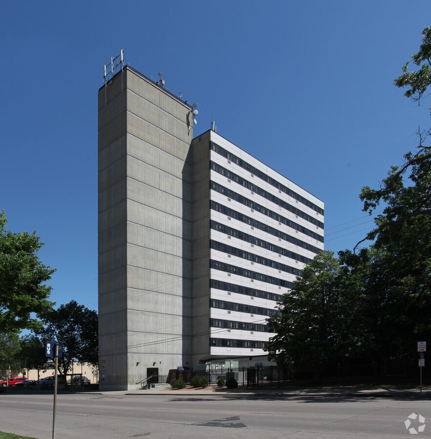 Photo - Heltzer Manor