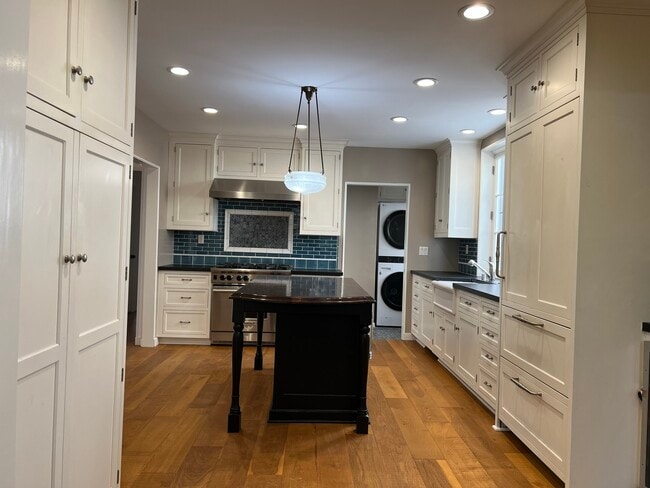 Photo - 803 Schumacher Dr