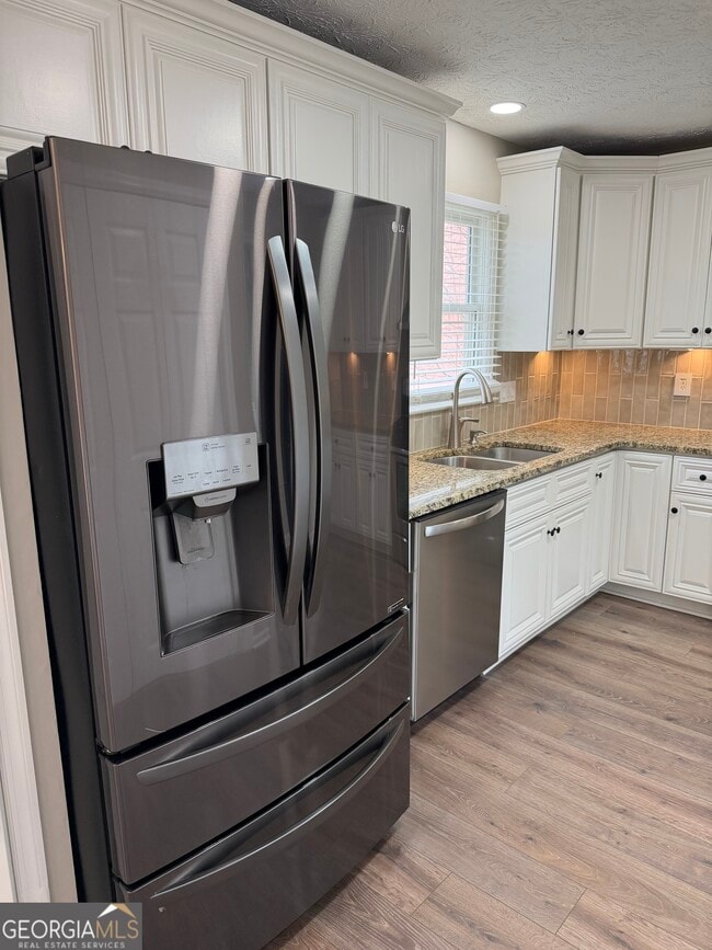 Photo - 2679 Foxglove Dr SW