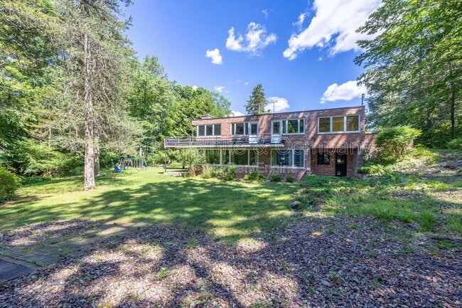 Building Photo - 205 Jinny Hill Rd