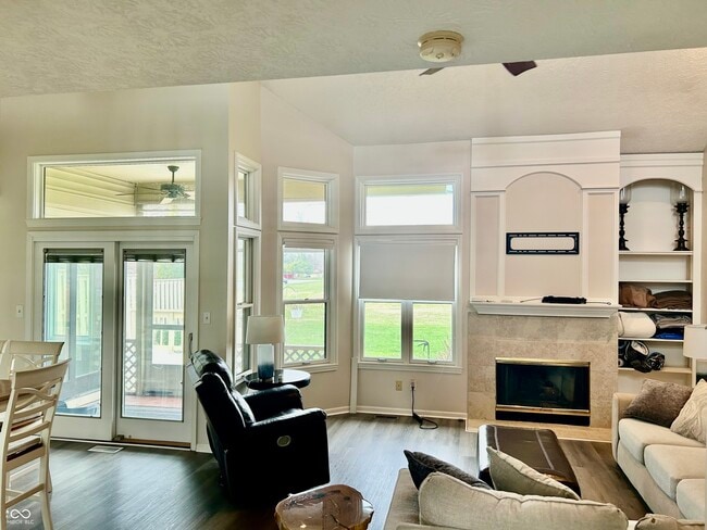 Photo - 312 Carriage Ln