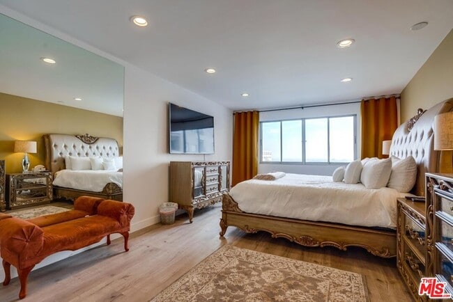 Photo - 7250 Franklin Ave Unidad 802