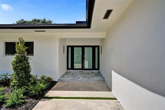 Photo - 1840 NE 199th St