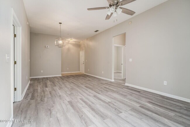 Photo - 7064 Deer Lodge Cir Unidad 104