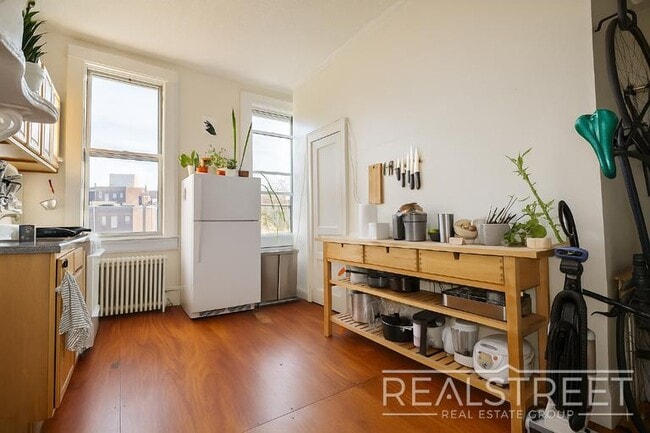 Photo - Spacious 1.5 BED in Bushwick/East Williams... Unit 2R