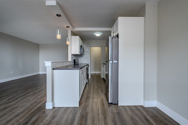 Photo - 1126-1154 Adelaide Street North