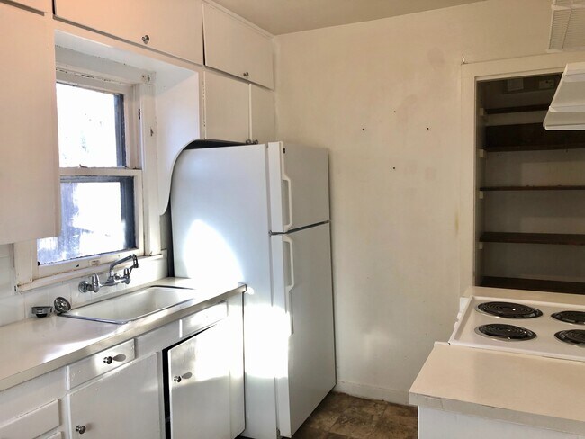 Photo - Pre-Leasing - 1 bed 1 bath Near Texas Tech!