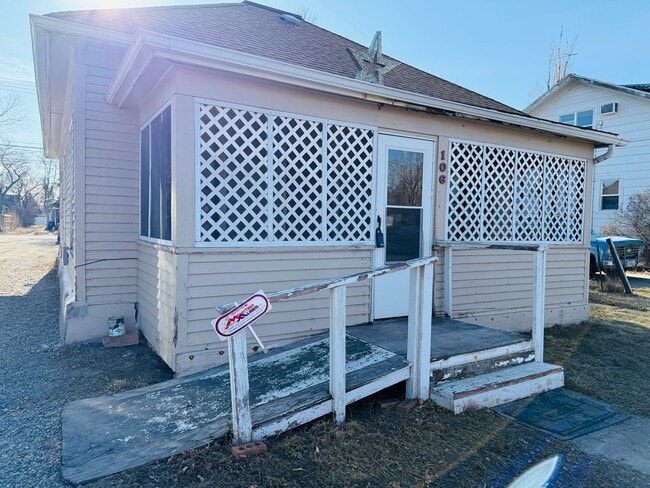 Building Photo - Broadwater Houses Unit 106 Broadwater FRONT HOUSE