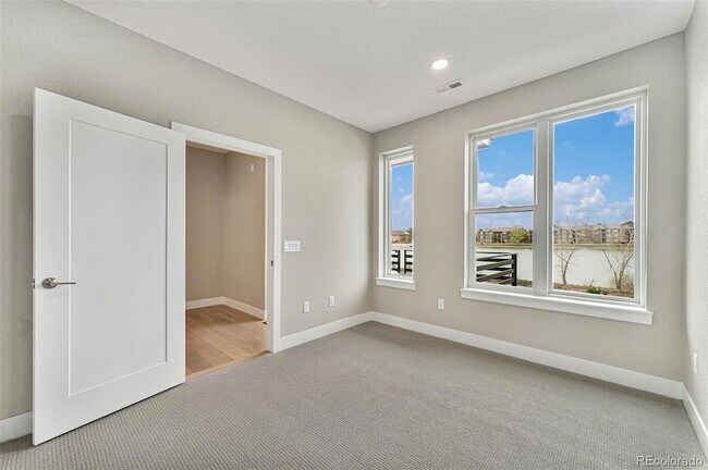Photo - 2323 Lakeshore Ln