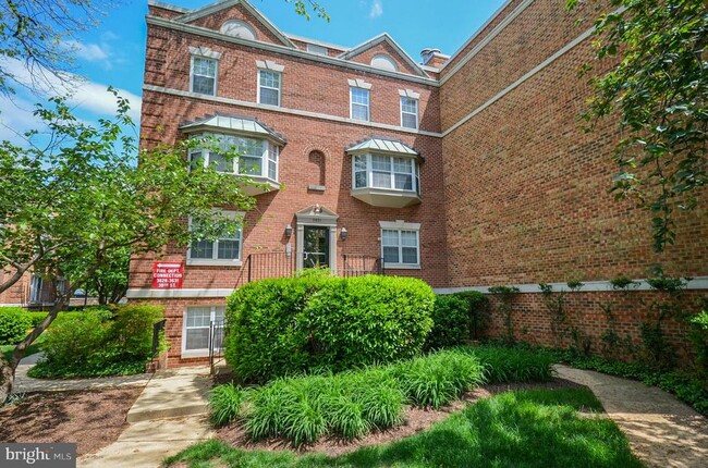 Building Photo - 3631 38th St NW Unit 102 Rental