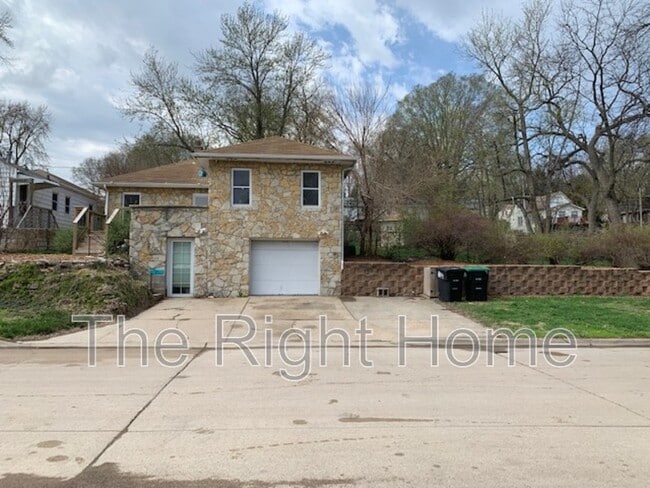 Building Photo - 5628 S 51st Ave