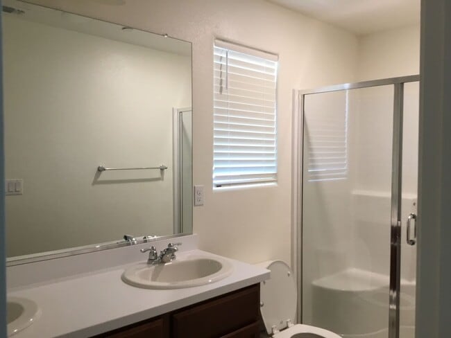 Photo - 115 Peerless St