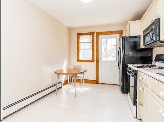 Photo - 153 Alder St Unit 1