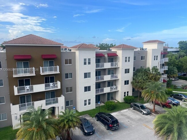 Building Photo - 11060 SW 196th St Unit 511