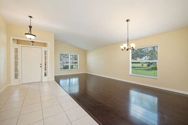 Photo - 2271 Grove Dr