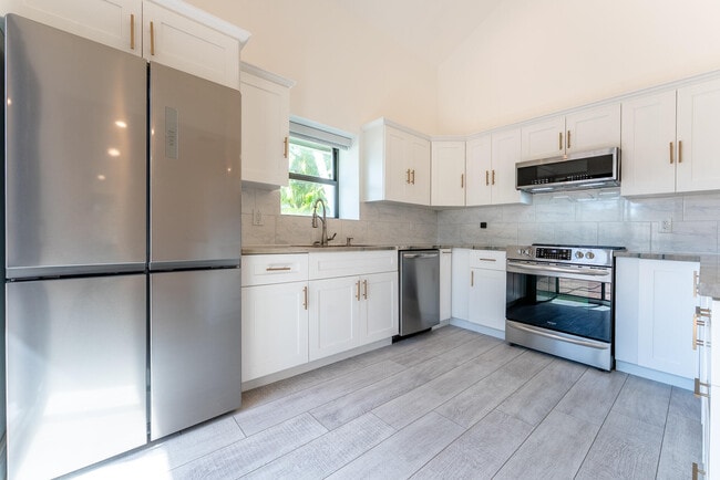 Photo - 302 Summerwinds Ln