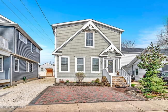 Building Photo - 1814 Briarwood Terrace