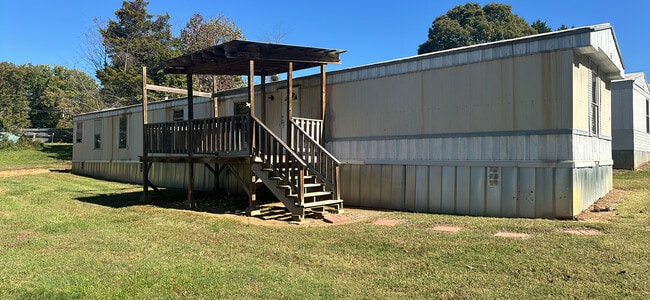 Building Photo - 7150 Seward Cir