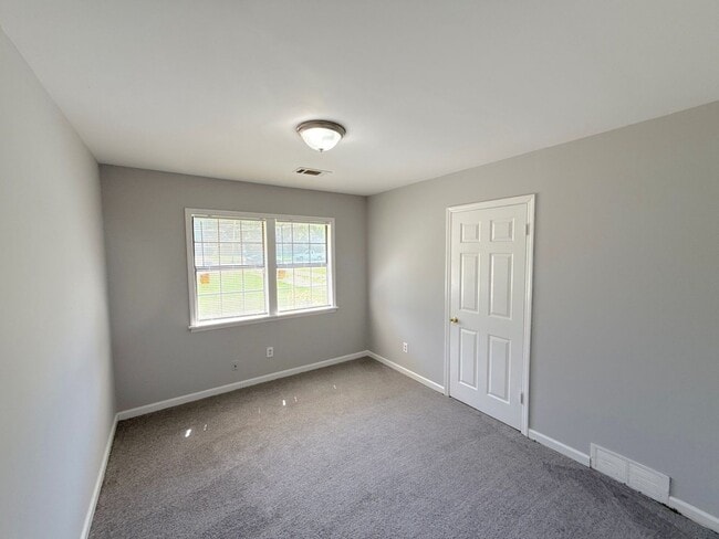 Photo - 1445 Robin Hood Ln