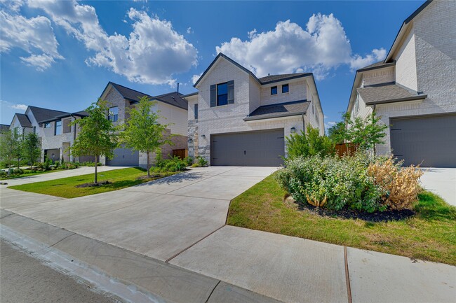Building Photo - 617 Buckaroo Dr