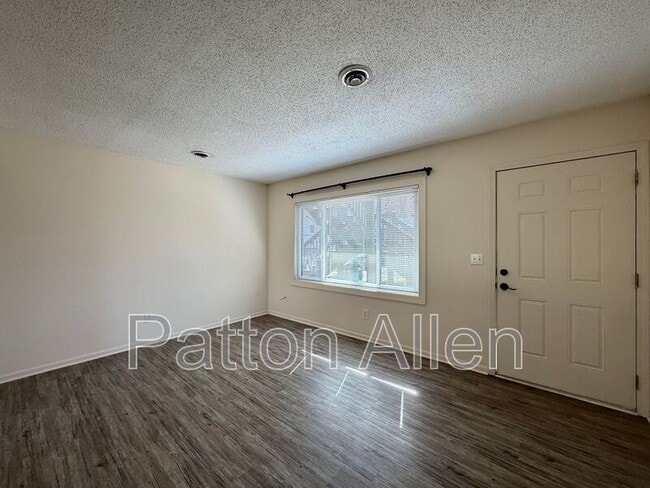 Photo - 21 Dawnwood Cir