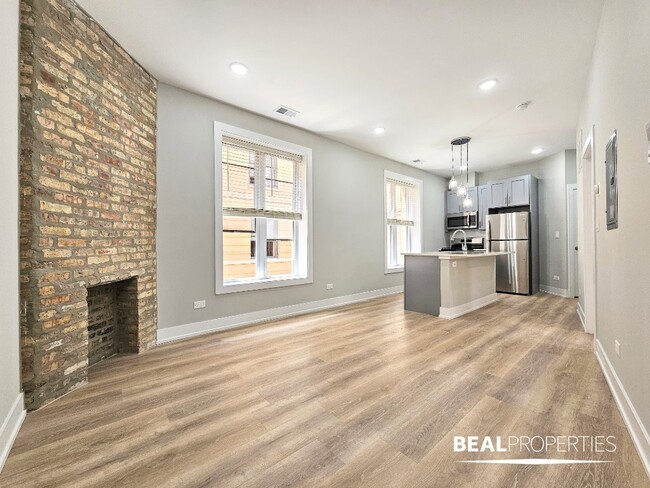 428 W Belden Ave