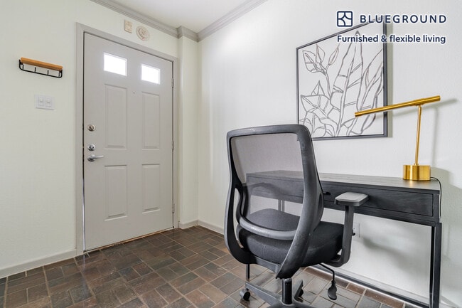 Photo - 301 E 4th St Unidad FL3-ID341