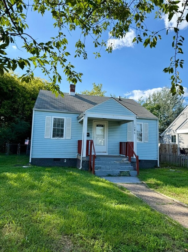 Building Photo - 3 bed house in Church Hill! Enjoy big yard, great location, hardwoods, central Ac, and laundry!