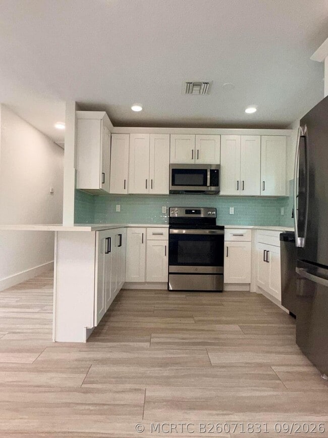 140 SW 5th Ave