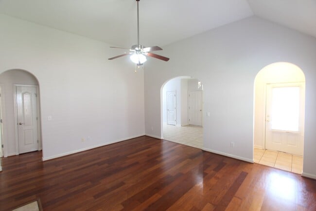 Photo - Homewood Area - Oxmoor Glen - Minutes to Downtown & UAB
