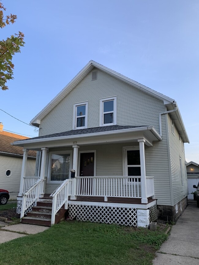 Photo - 953 W 6th Ave