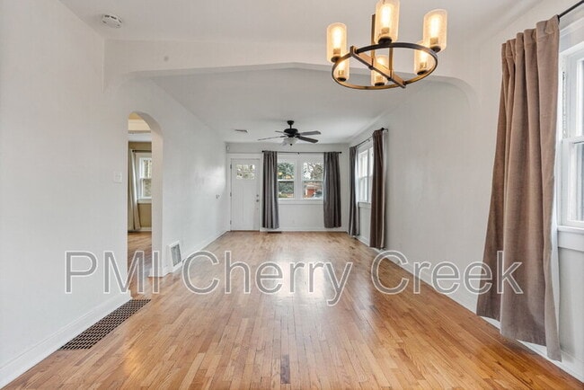 Photo - 3195 Fenton St